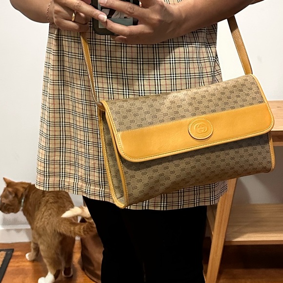 Authentic GUCCI(Vintage) SLING bag - Picture 9 of 9